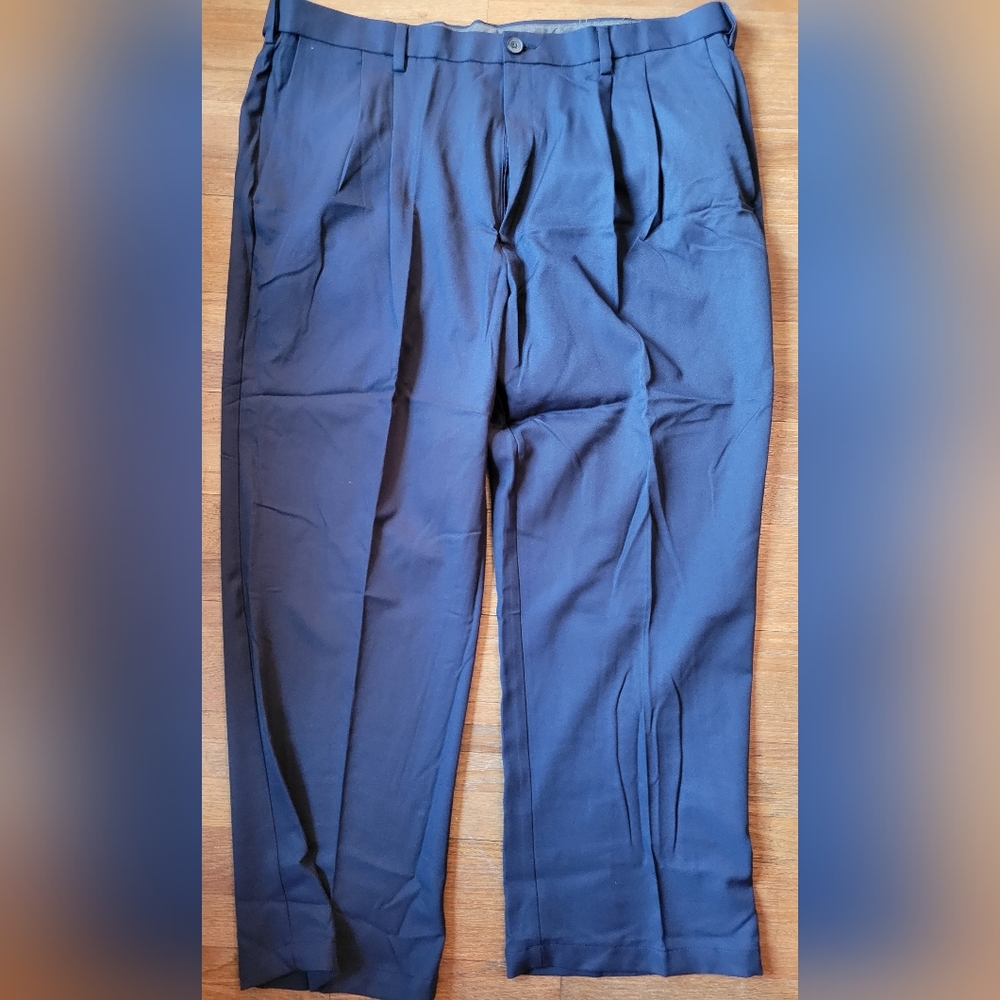 Haggar Cool 18 Pro Mens dress pants navy blue size 44 x 30 golf polyester